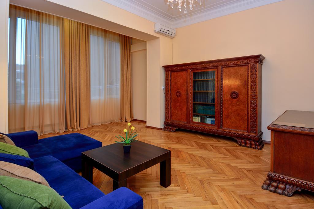 Gio'S Apartment Tbilisi Buitenkant foto